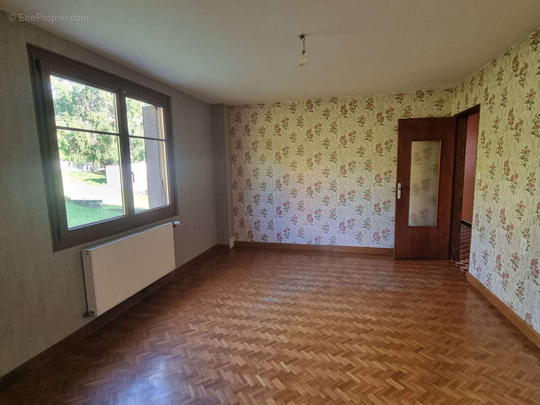 Maison à ORCHAMPS-VENNES