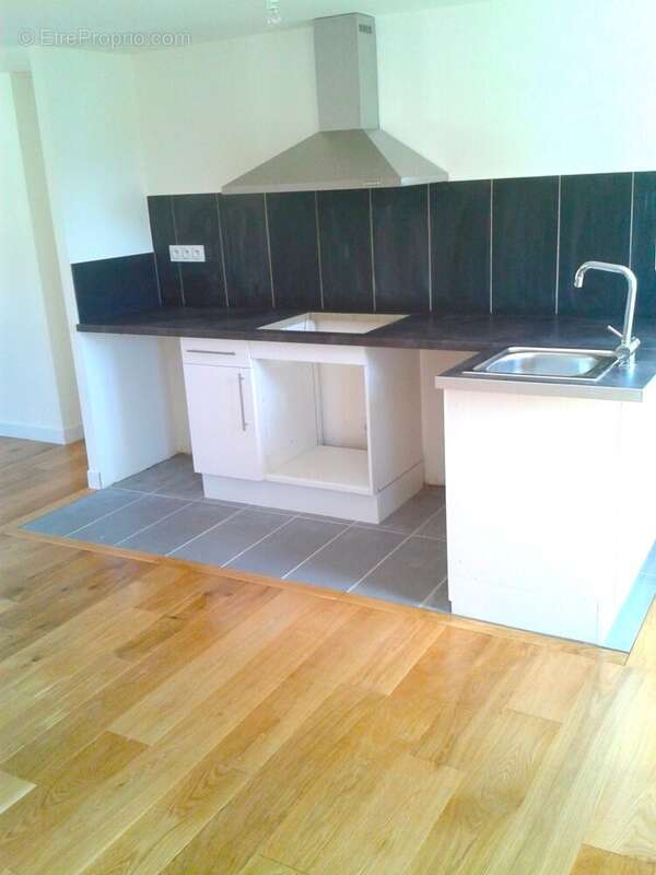 Cuisine aménagée et équipée - Appartement à SILLY-LE-LONG