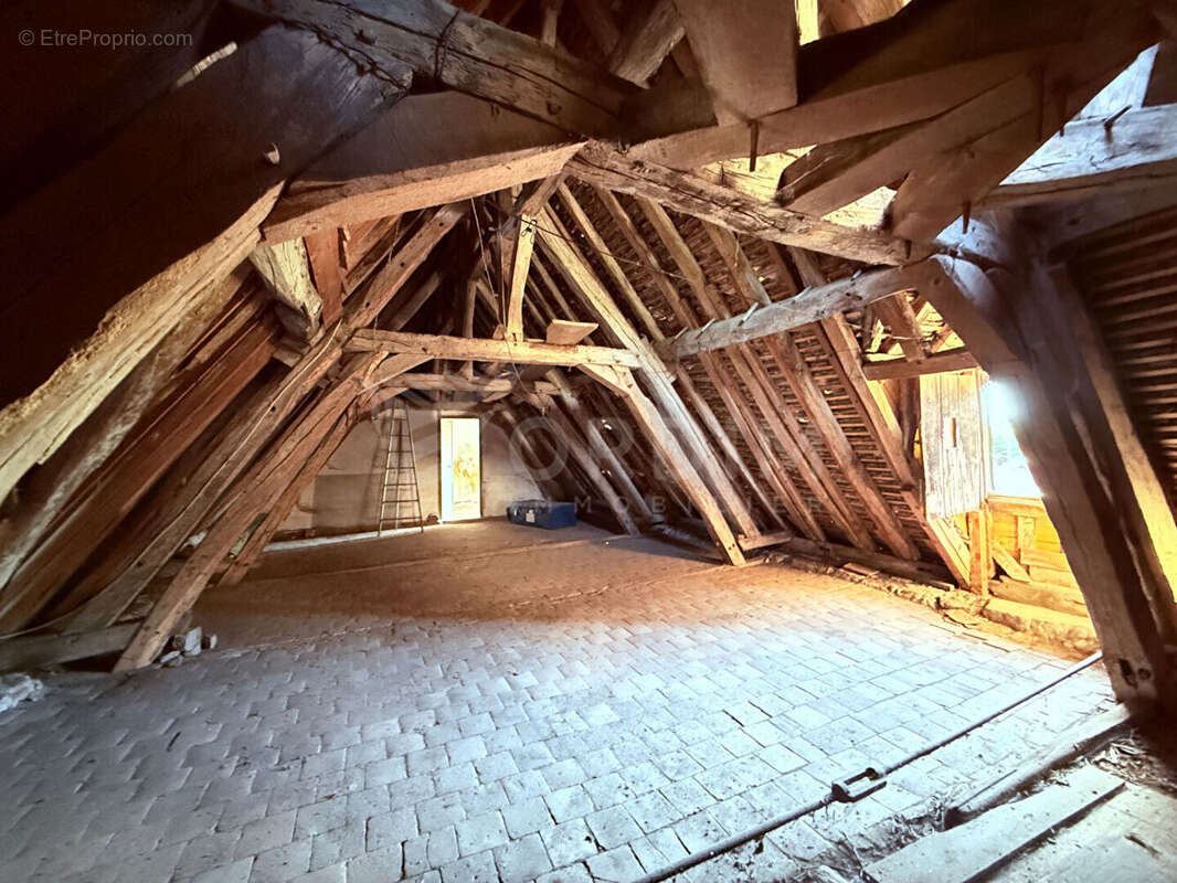 Maison à SAINT-SATUR