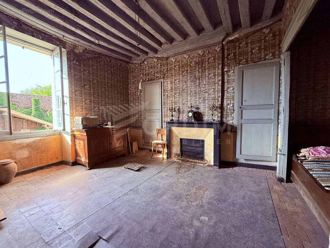 Maison à SAINT-SATUR