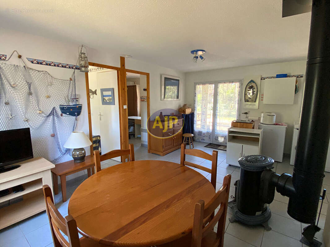 Maison à GRAYAN-ET-L&#039;HOPITAL