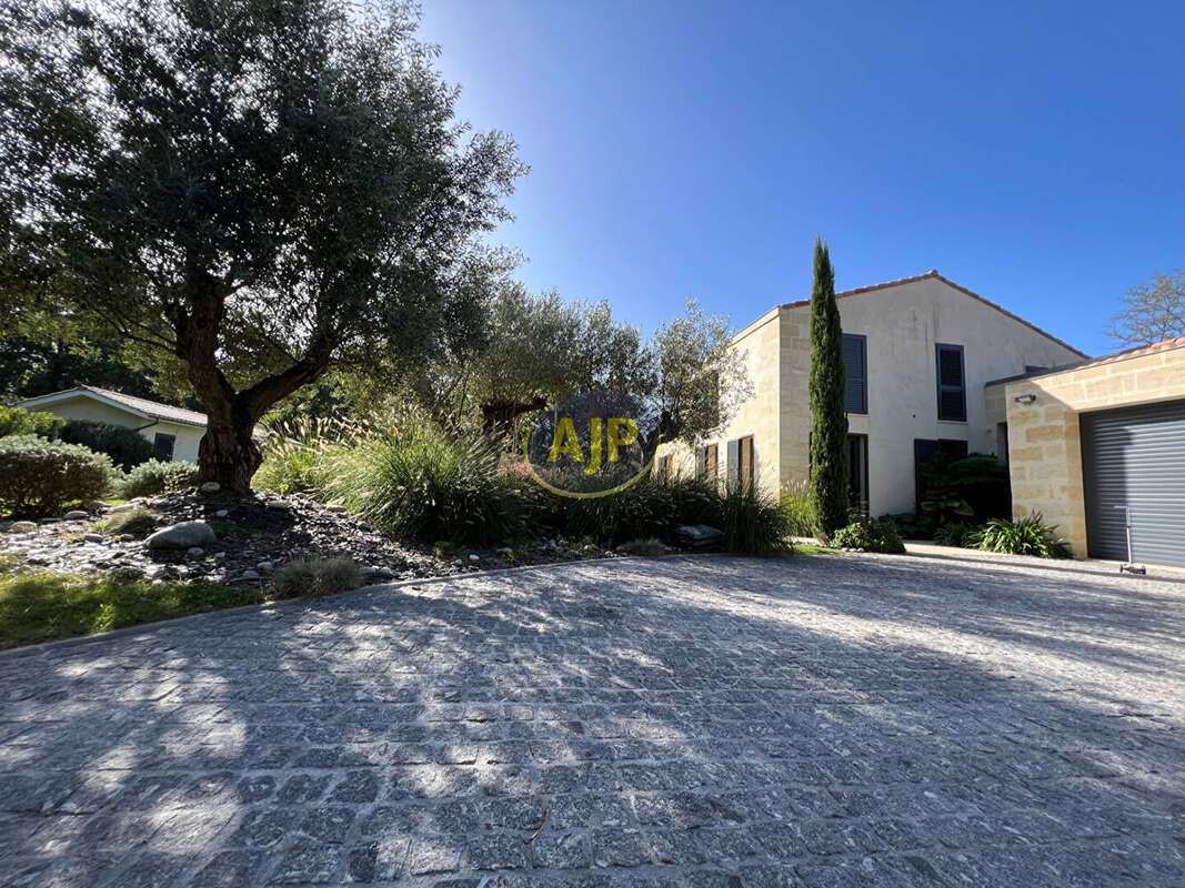 Maison à GRAYAN-ET-L&#039;HOPITAL