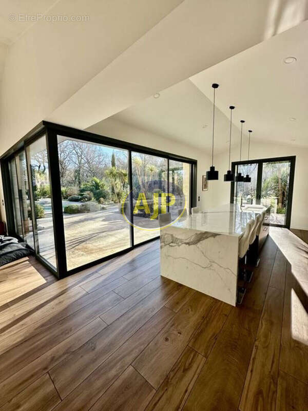 Maison à GRAYAN-ET-L&#039;HOPITAL