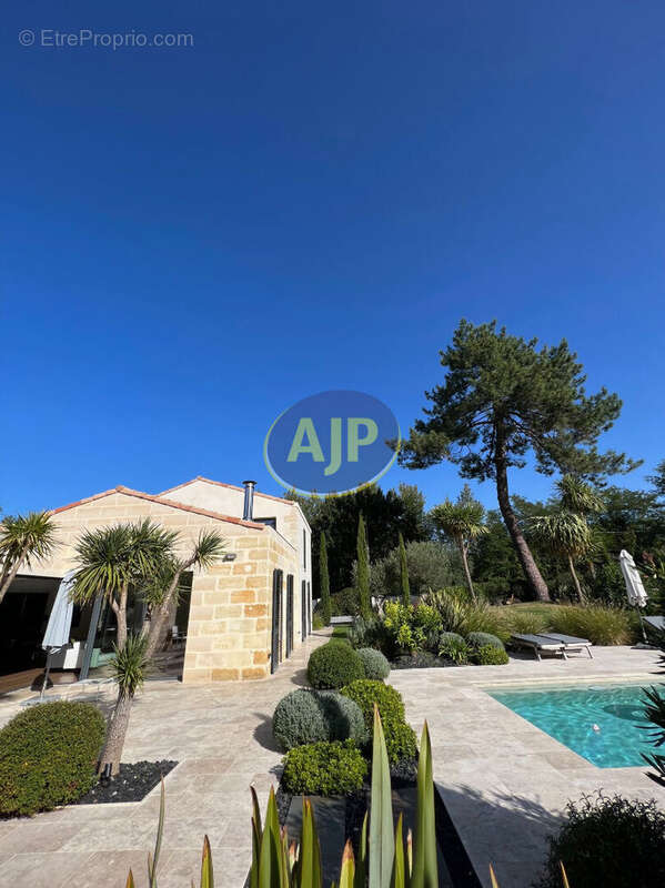 Maison à GRAYAN-ET-L&#039;HOPITAL