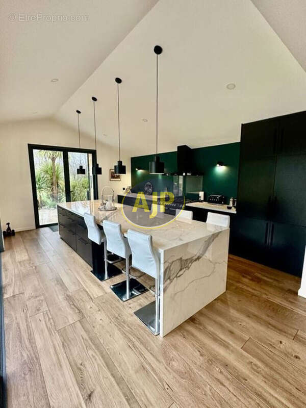 Maison à GRAYAN-ET-L&#039;HOPITAL