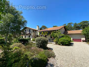 Maison à VENDAYS-MONTALIVET