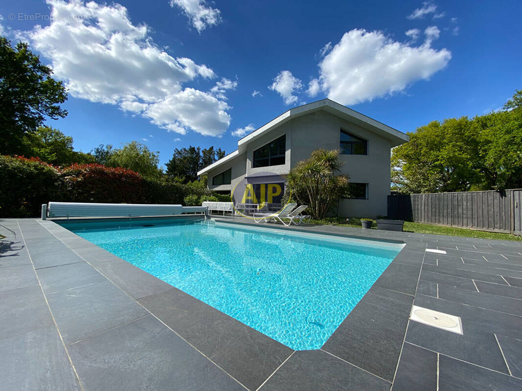 Maison à VENDAYS-MONTALIVET