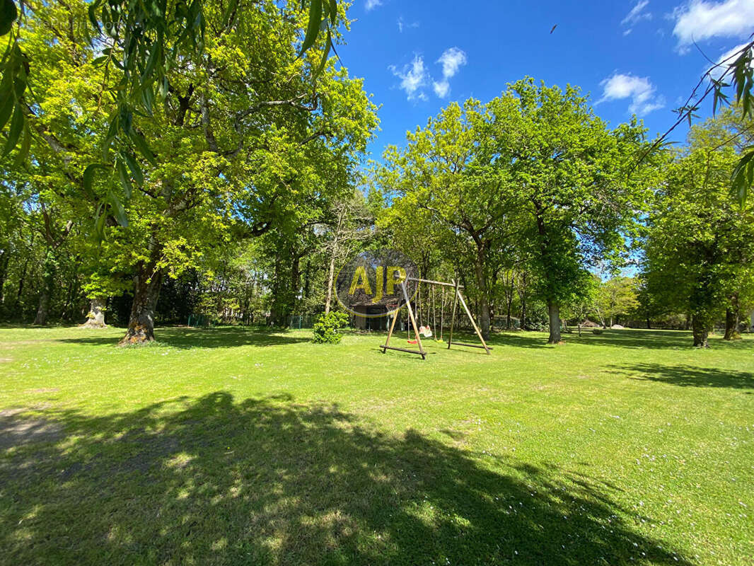 Maison à VENDAYS-MONTALIVET