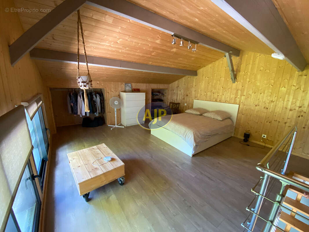 Maison à VENDAYS-MONTALIVET