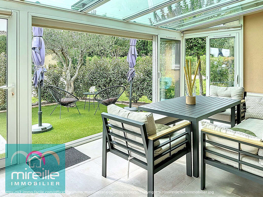 Maison à JONQUIERES-SAINT-VINCENT