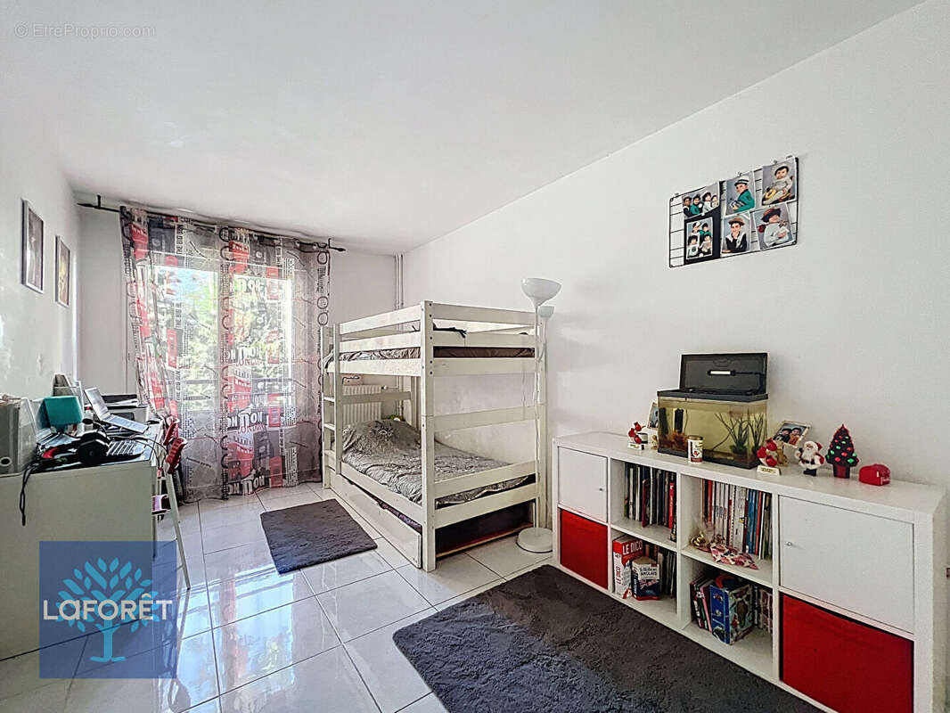 Appartement à CORBEIL-ESSONNES