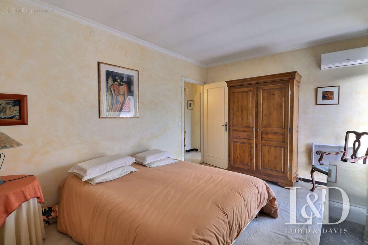 CHAMBRE ETAGE T4 DUPLEX - Maison à PERPIGNAN