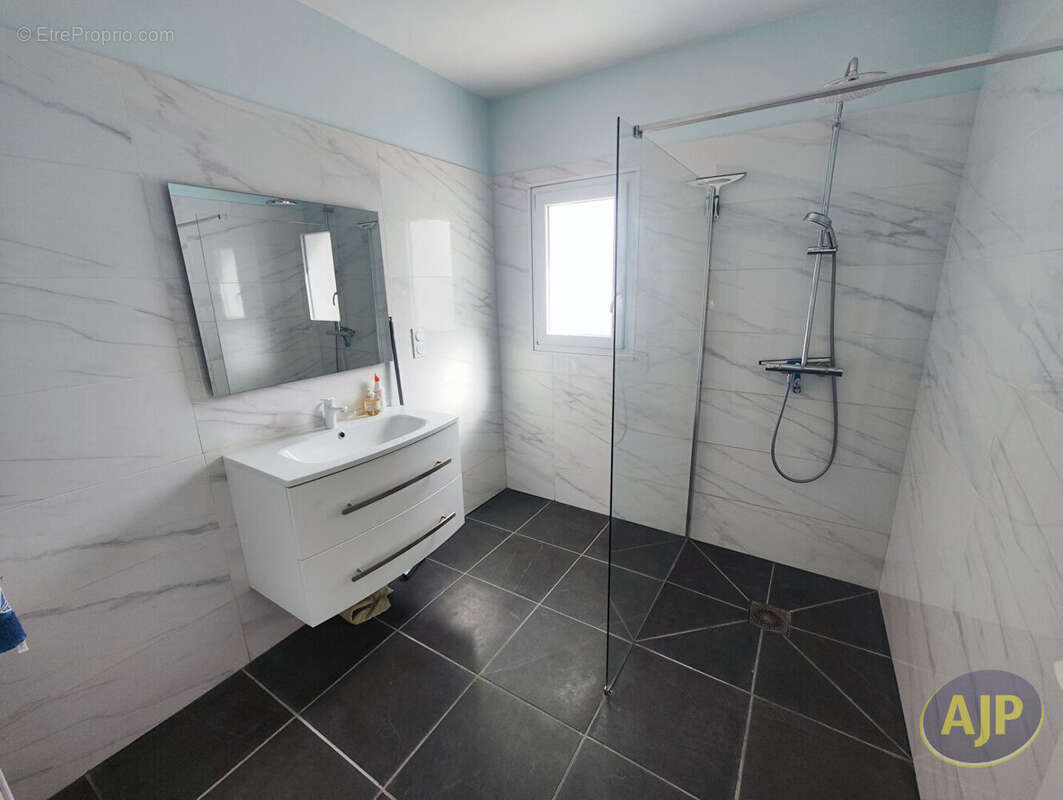 Maison à SAINT-MICHEL-EN-L&#039;HERM