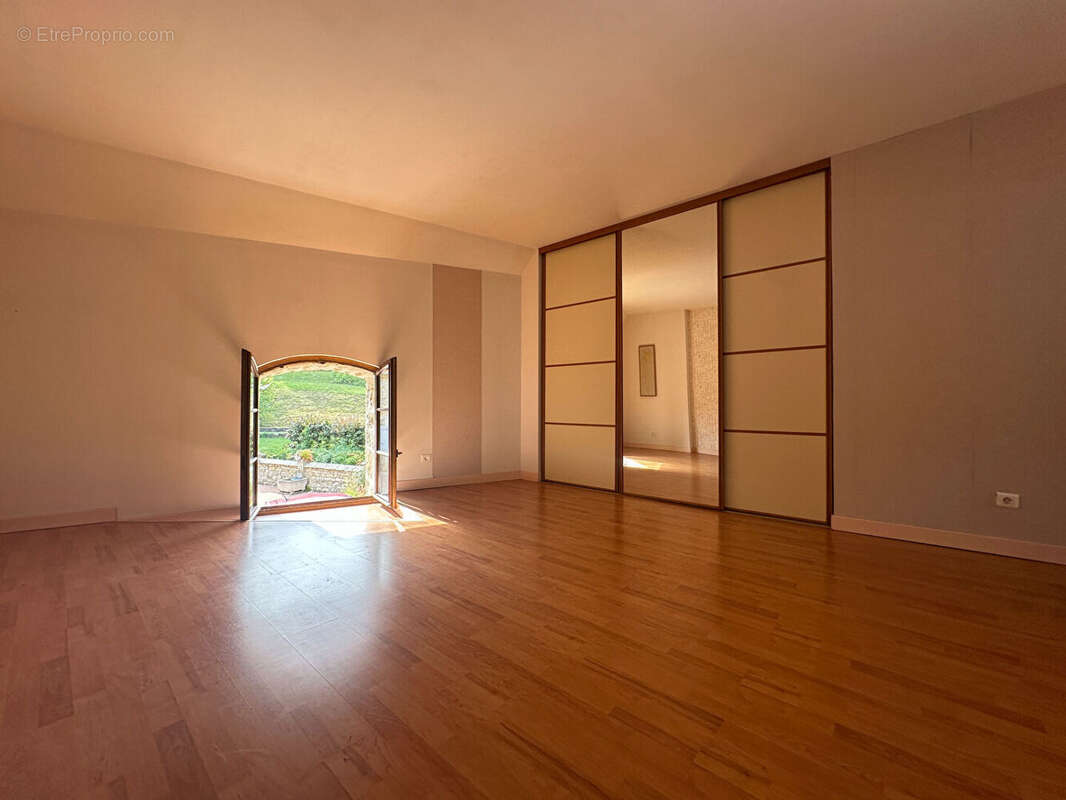 Maison à NEVY-SUR-SEILLE