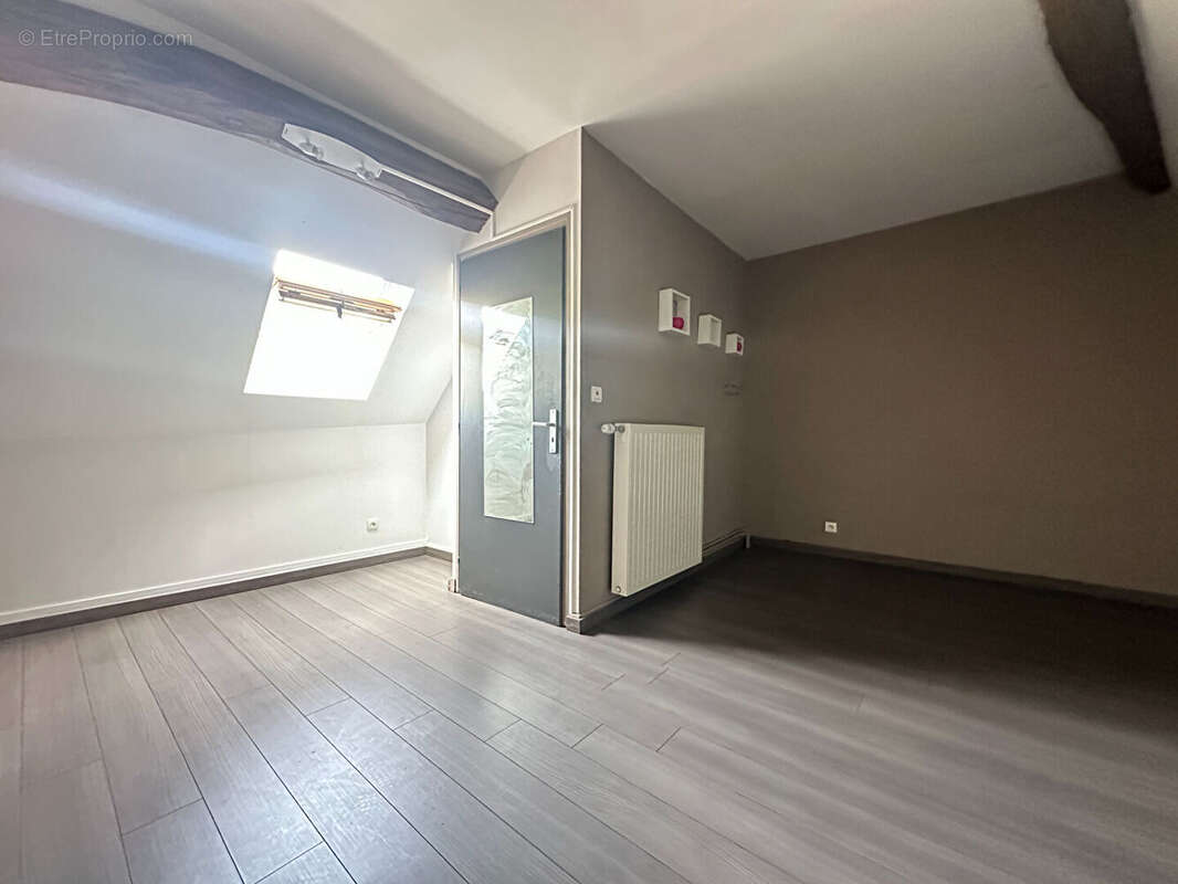 Maison à NEVY-SUR-SEILLE