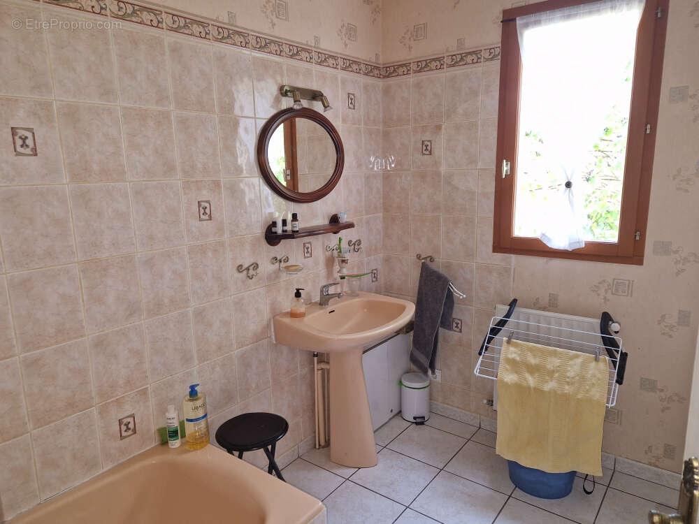 Maison à LA MADELEINE-BOUVET