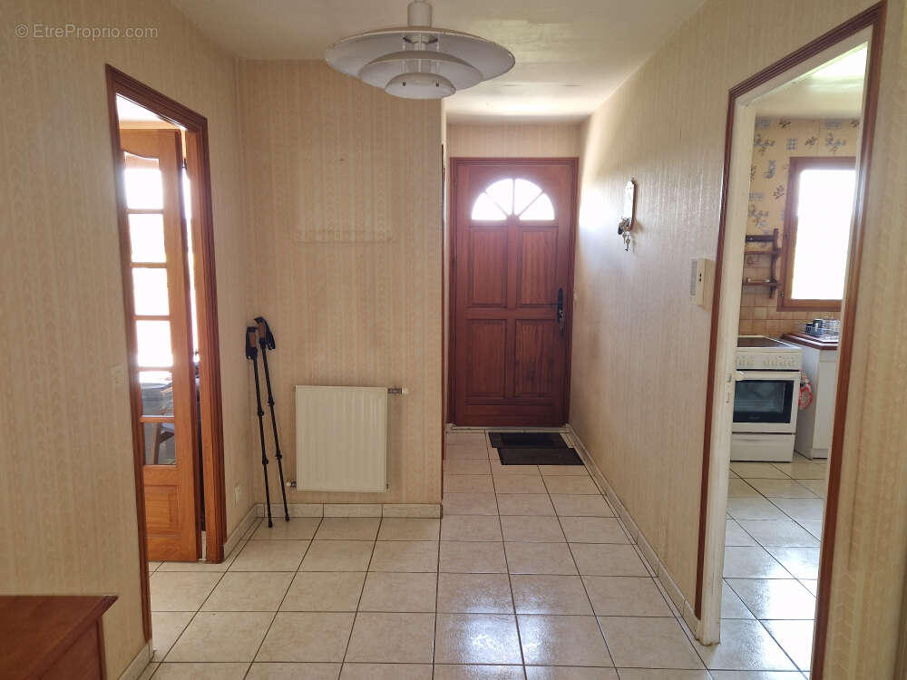 Maison à LA MADELEINE-BOUVET