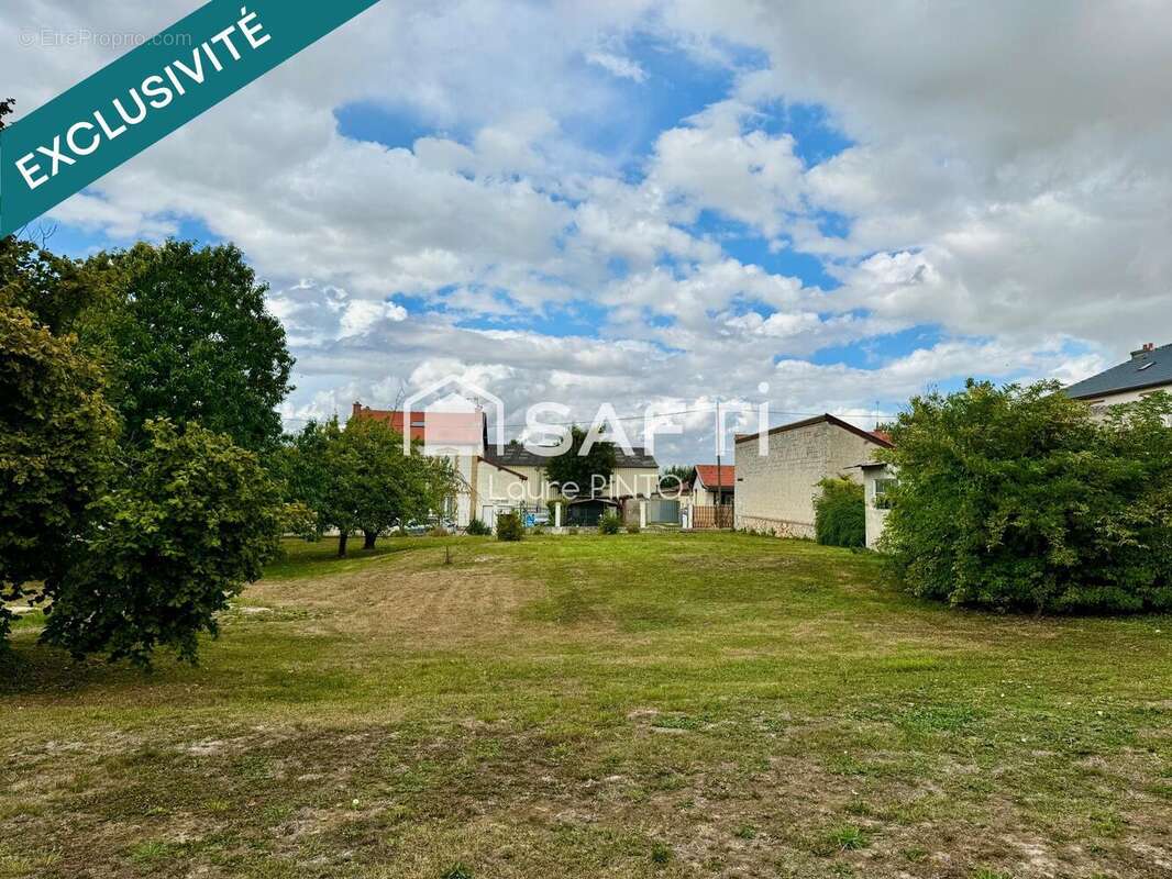 Photo 2 - Terrain à SAINT-HILAIRE-LE-PETIT