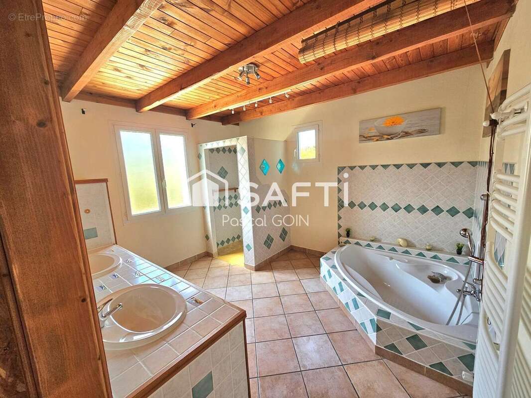 Photo 8 - Maison à LES PLANS