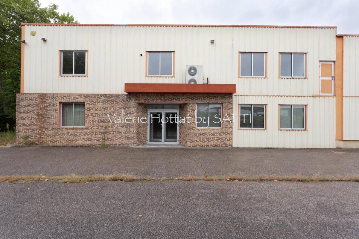 Photo 1 - Commerce à ACHERES