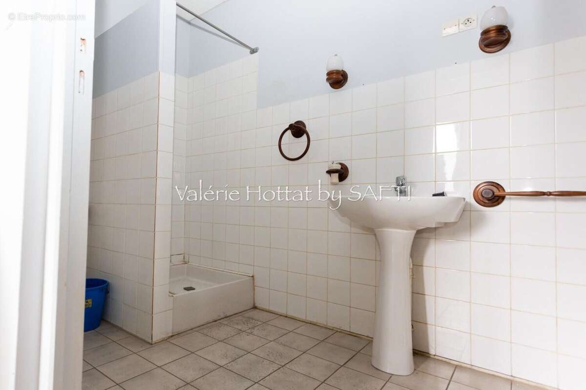 Photo 9 - Commerce à ACHERES