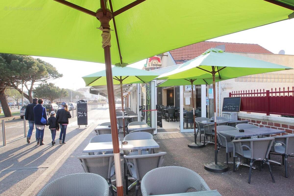 Photo 1 - Commerce à LACANAU