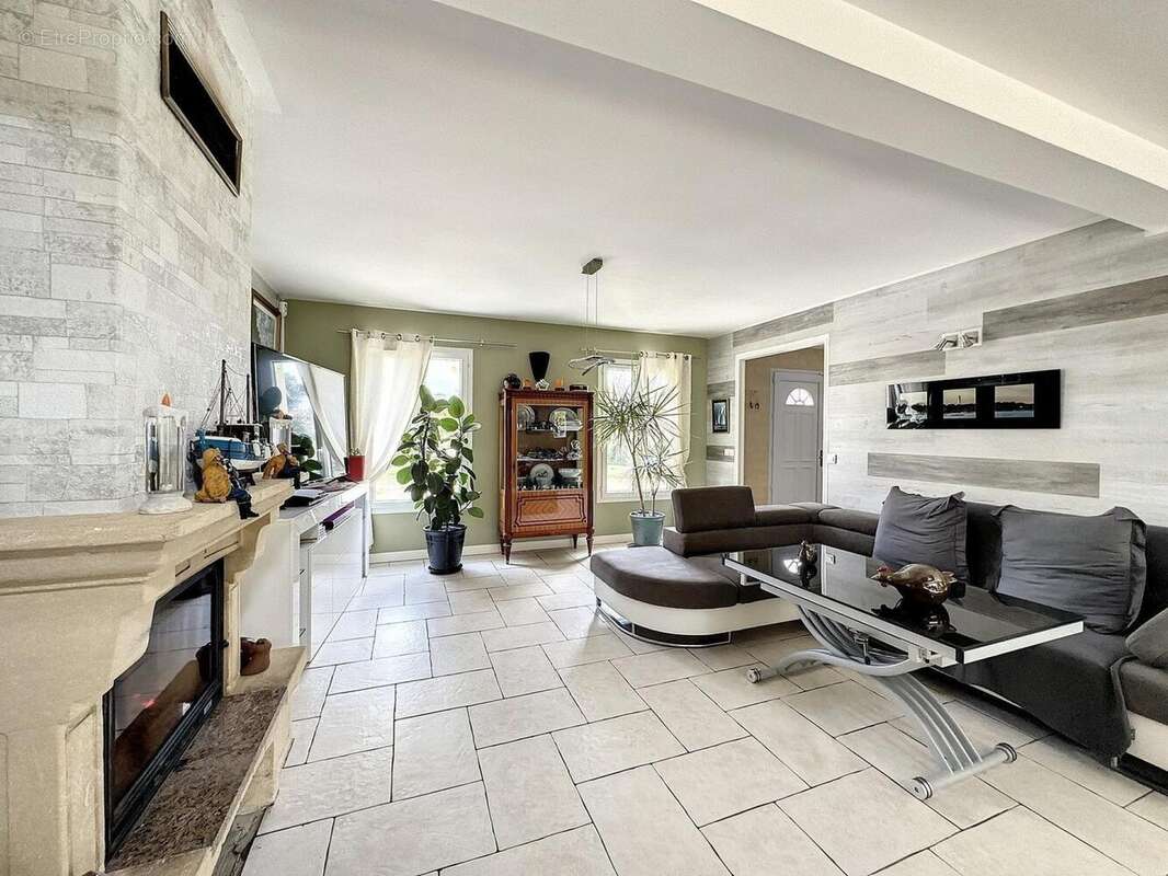 Photo 5 - Maison à MONTLIEU-LA-GARDE