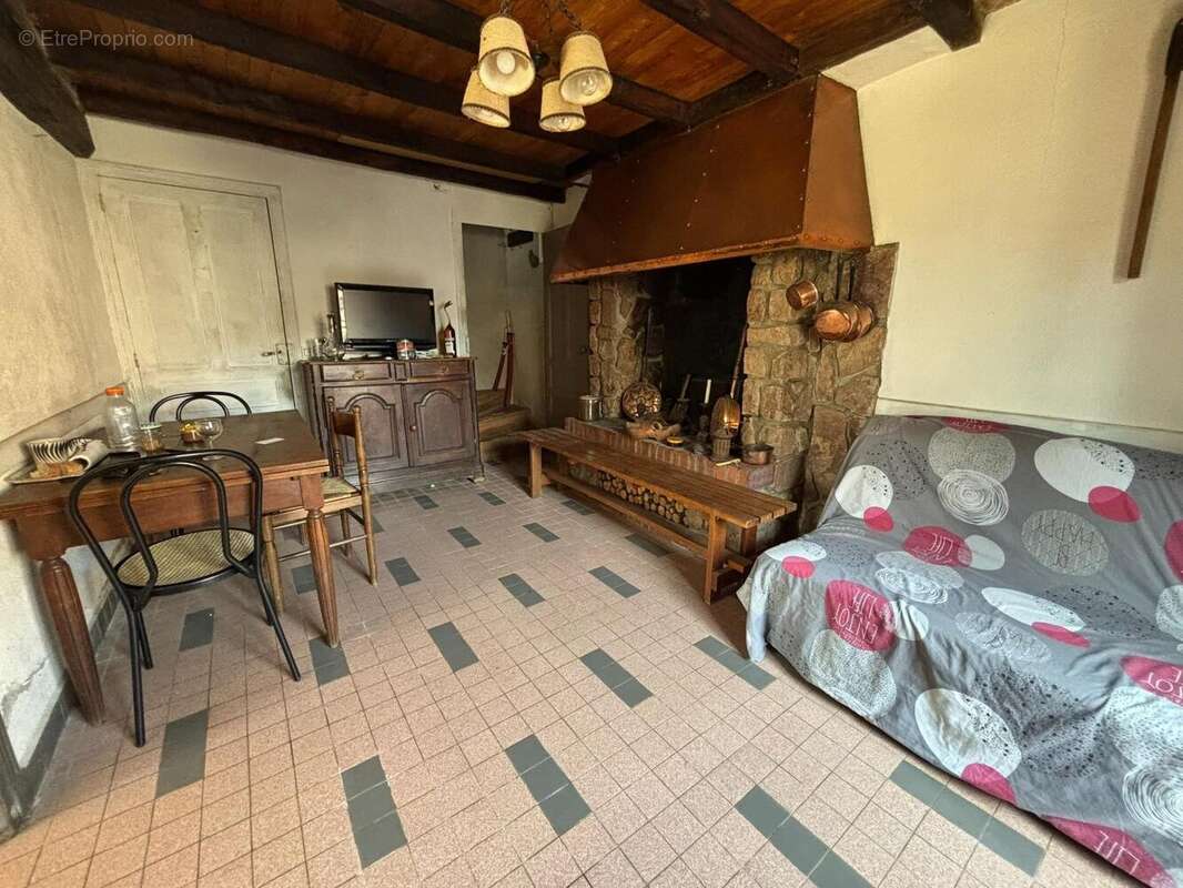 Photo 4 - Maison à LE BREUIL