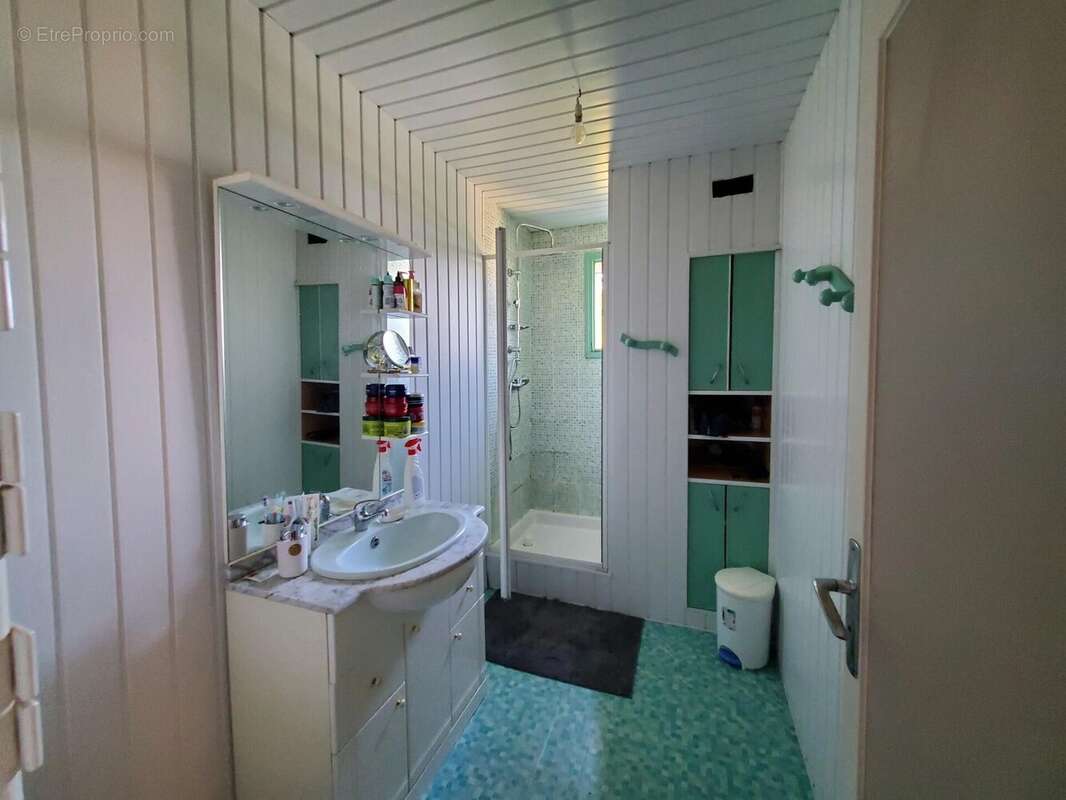 Photo 7 - Maison à GENELARD