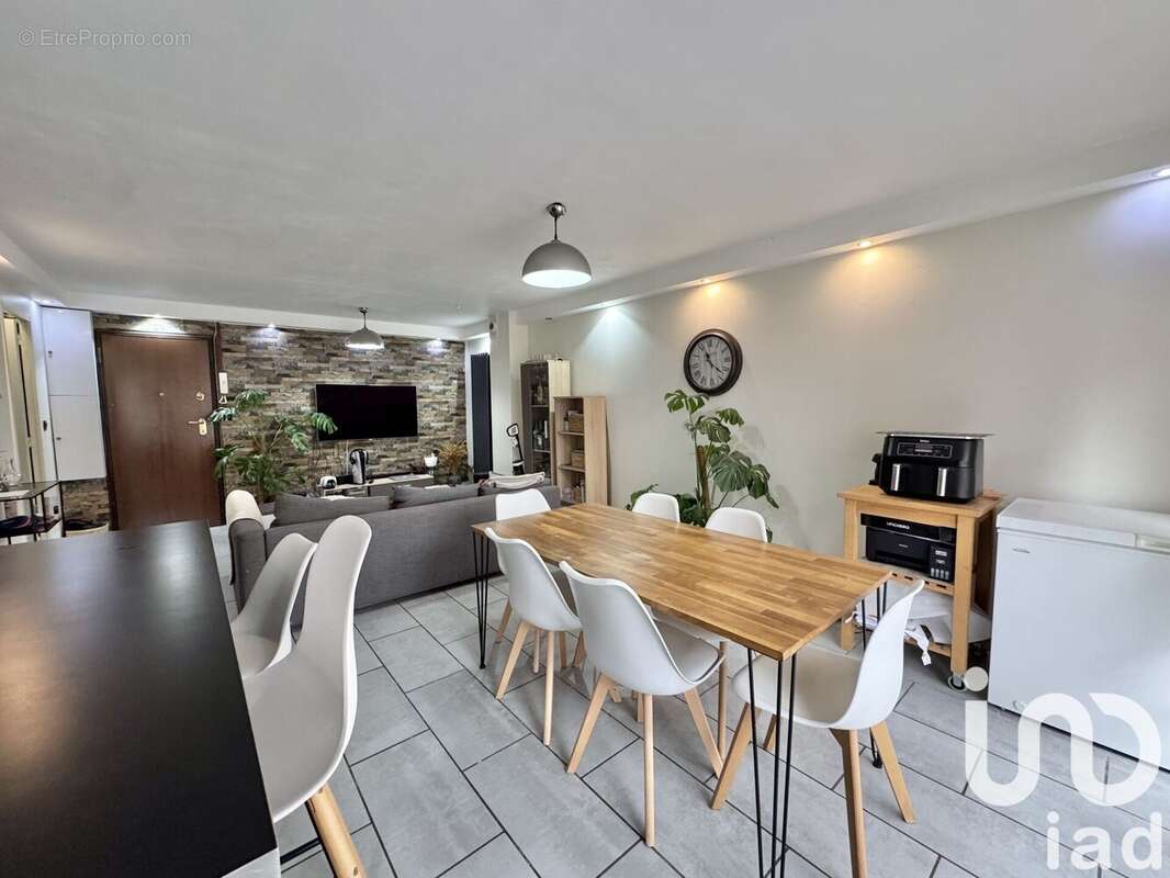 Photo 2 - Appartement à COMBS-LA-VILLE