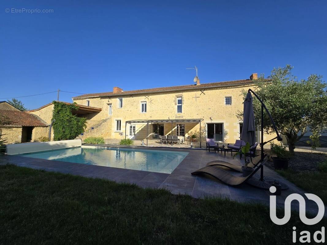 Photo 1 - Maison à SAINT-VARENT