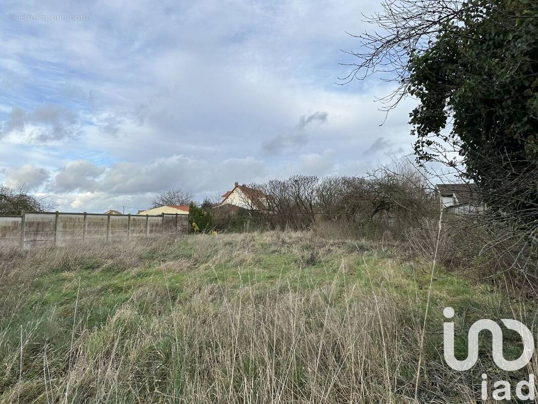 Photo 1 - Terrain à SAINT-ETIENNE-AU-TEMPLE