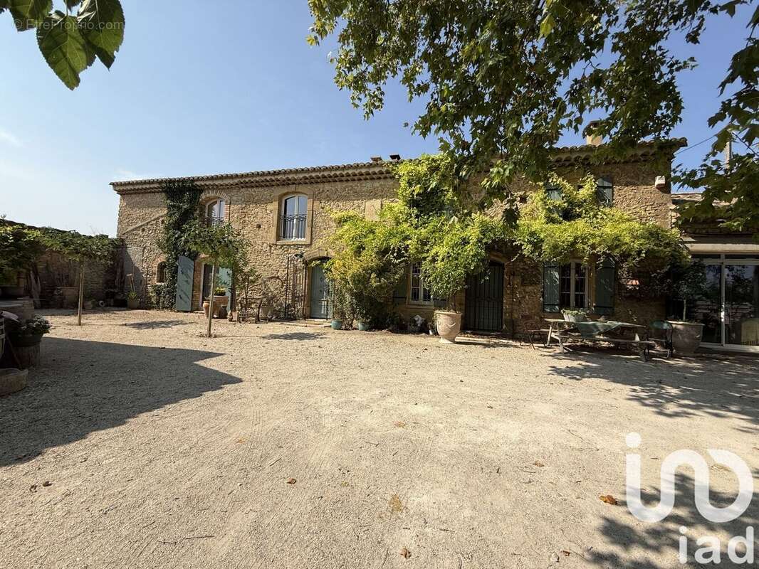 Photo 2 - Maison à CAMARET-SUR-AIGUES