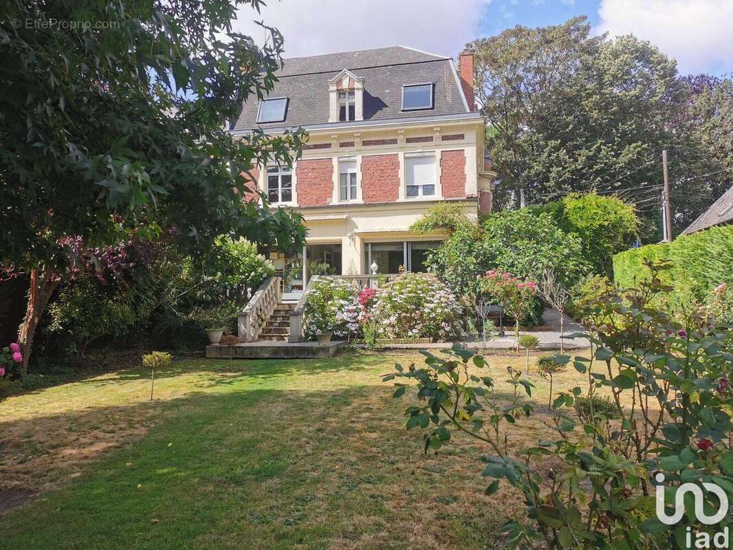 Photo 3 - Commerce à BETHUNE