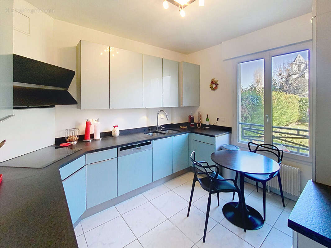 Appartement à SAINT-MAUR-DES-FOSSES