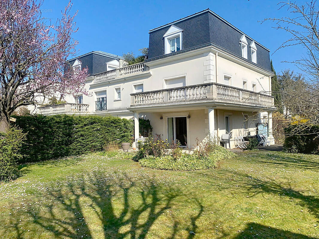 Appartement à SAINT-MAUR-DES-FOSSES