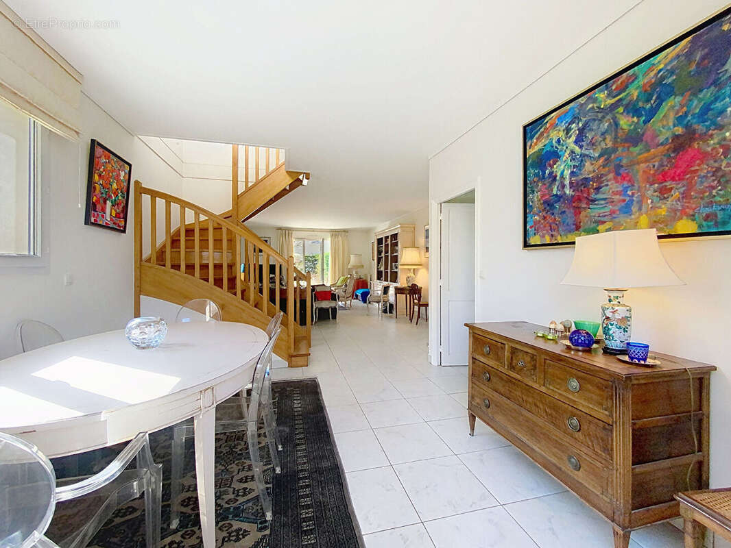 Appartement à SAINT-MAUR-DES-FOSSES