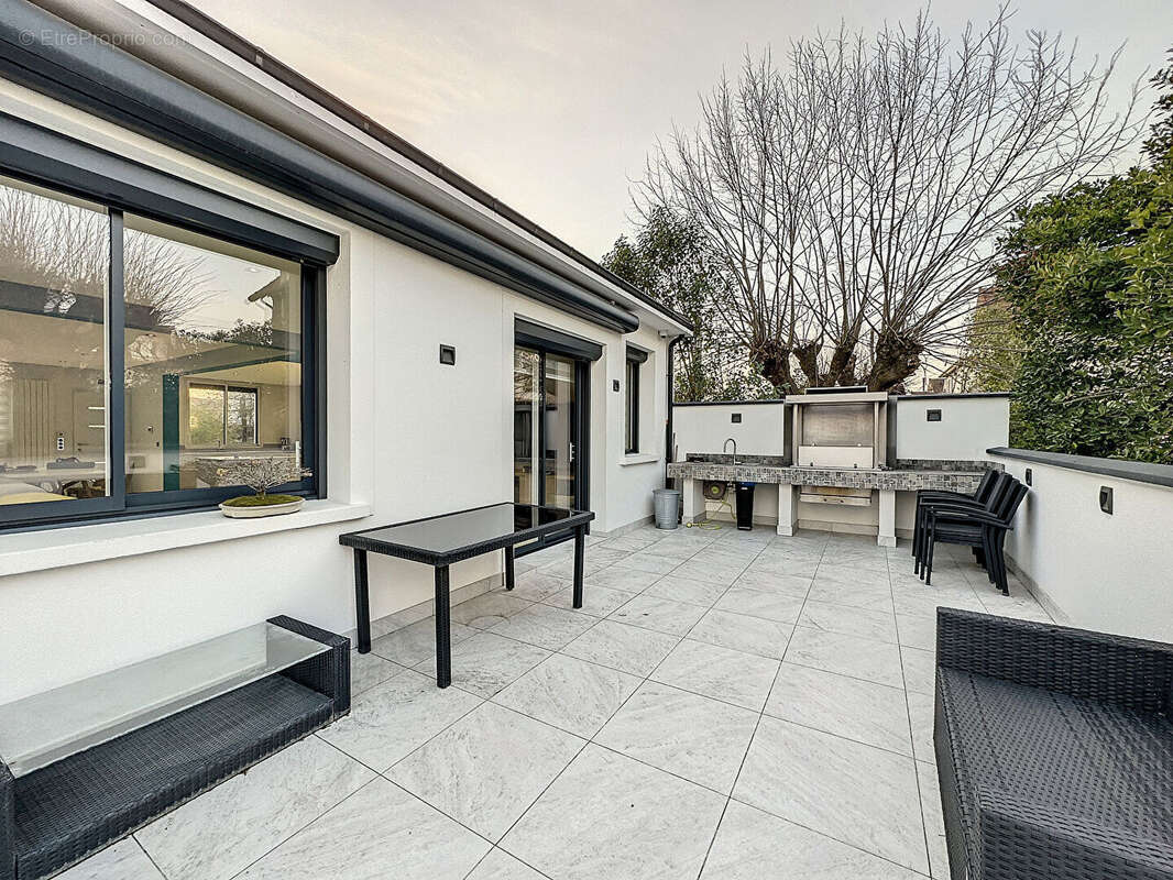 Maison à SAINT-MAUR-DES-FOSSES