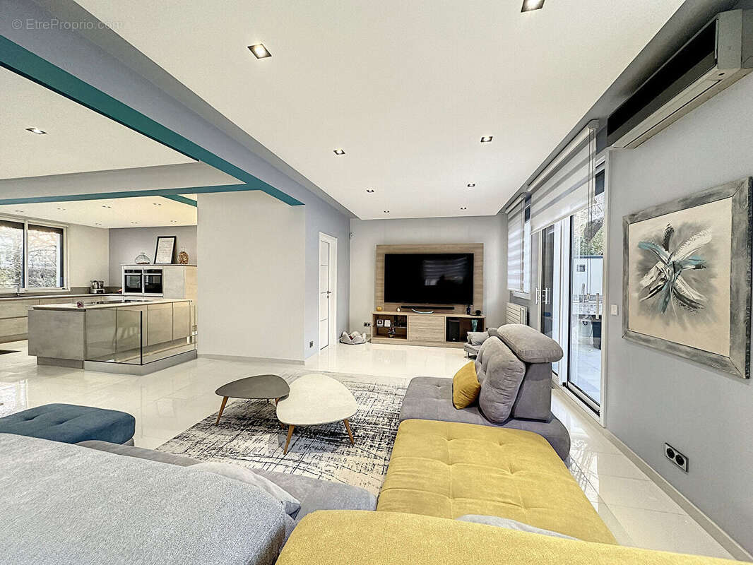 Maison à SAINT-MAUR-DES-FOSSES