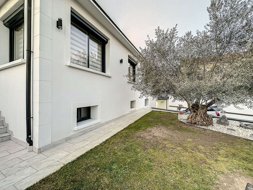 Maison à SAINT-MAUR-DES-FOSSES