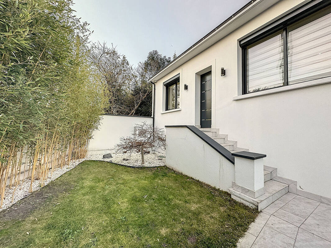 Maison à SAINT-MAUR-DES-FOSSES