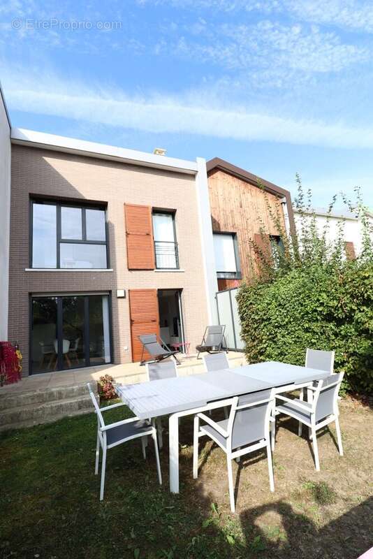 Maison à LOUVECIENNES