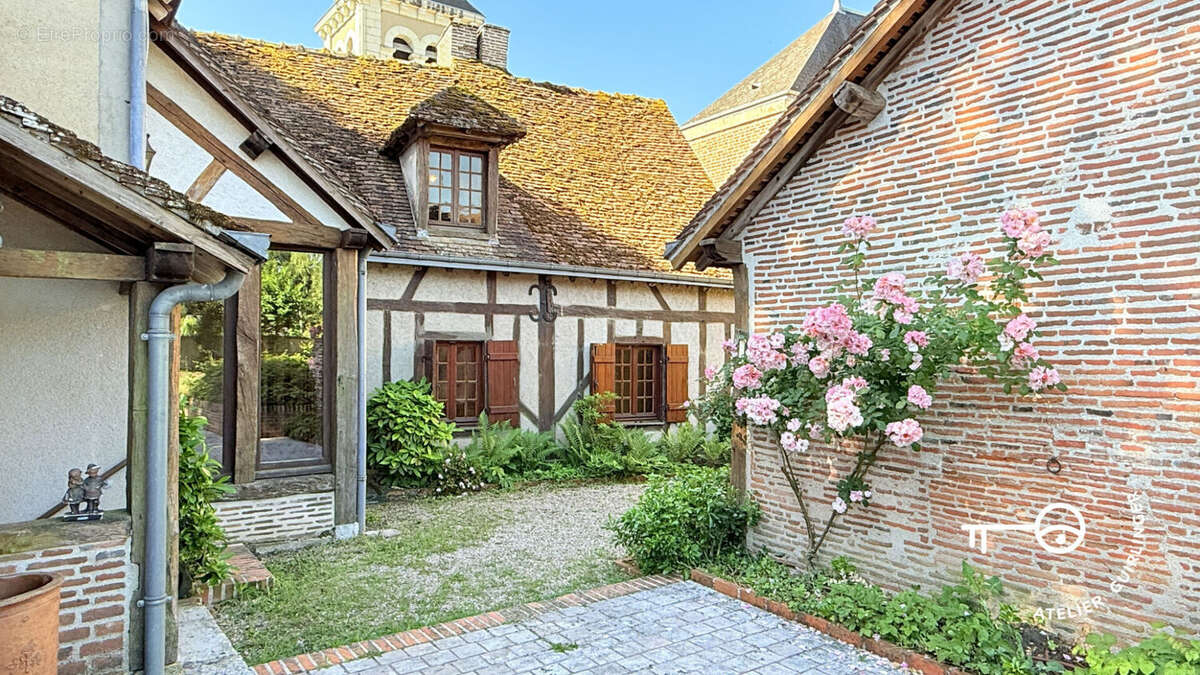 Maison à NEUNG-SUR-BEUVRON