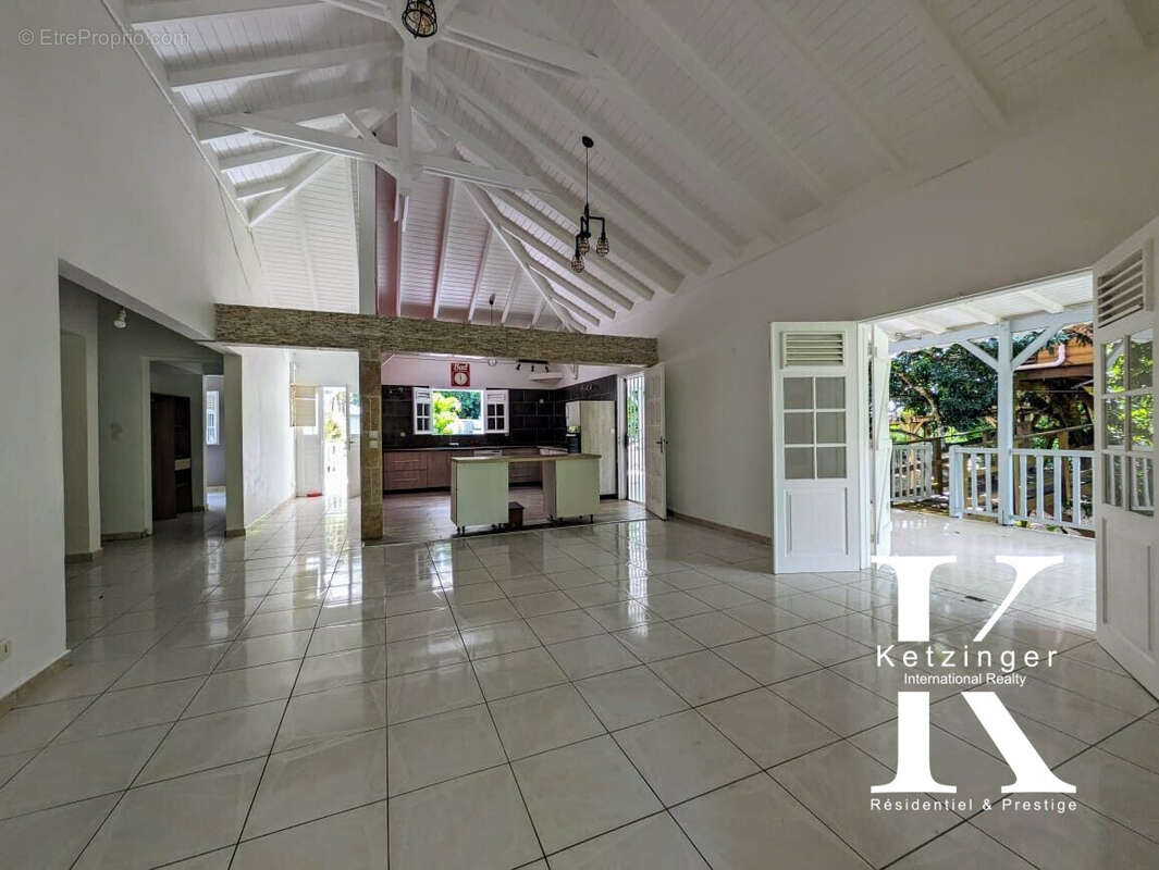 Maison à PETIT-BOURG