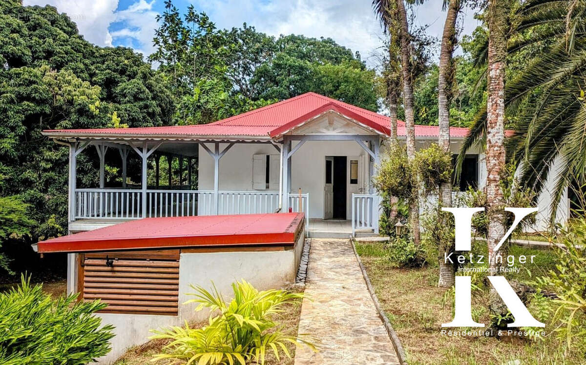 Maison à PETIT-BOURG