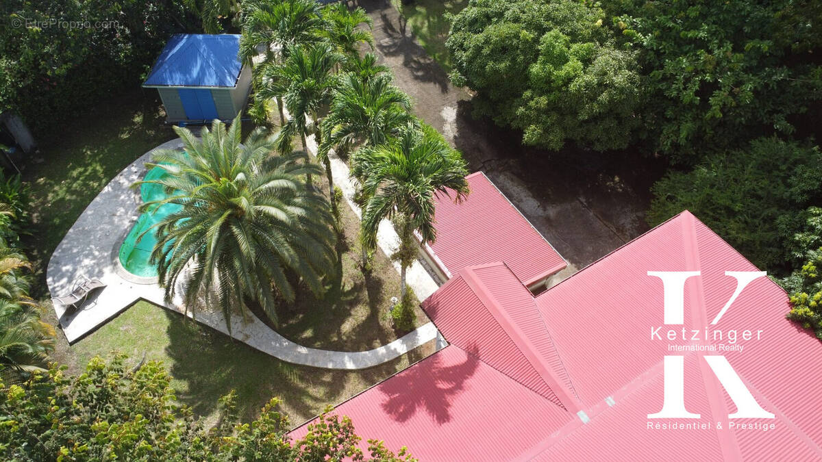 Maison à PETIT-BOURG