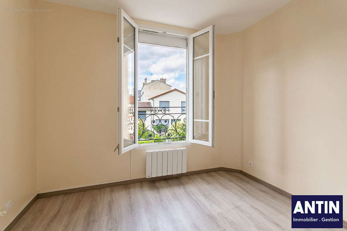 Maison à COURBEVOIE