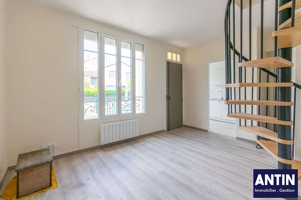 Maison à COURBEVOIE