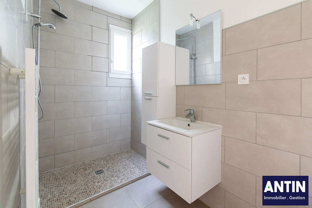 Maison à COURBEVOIE