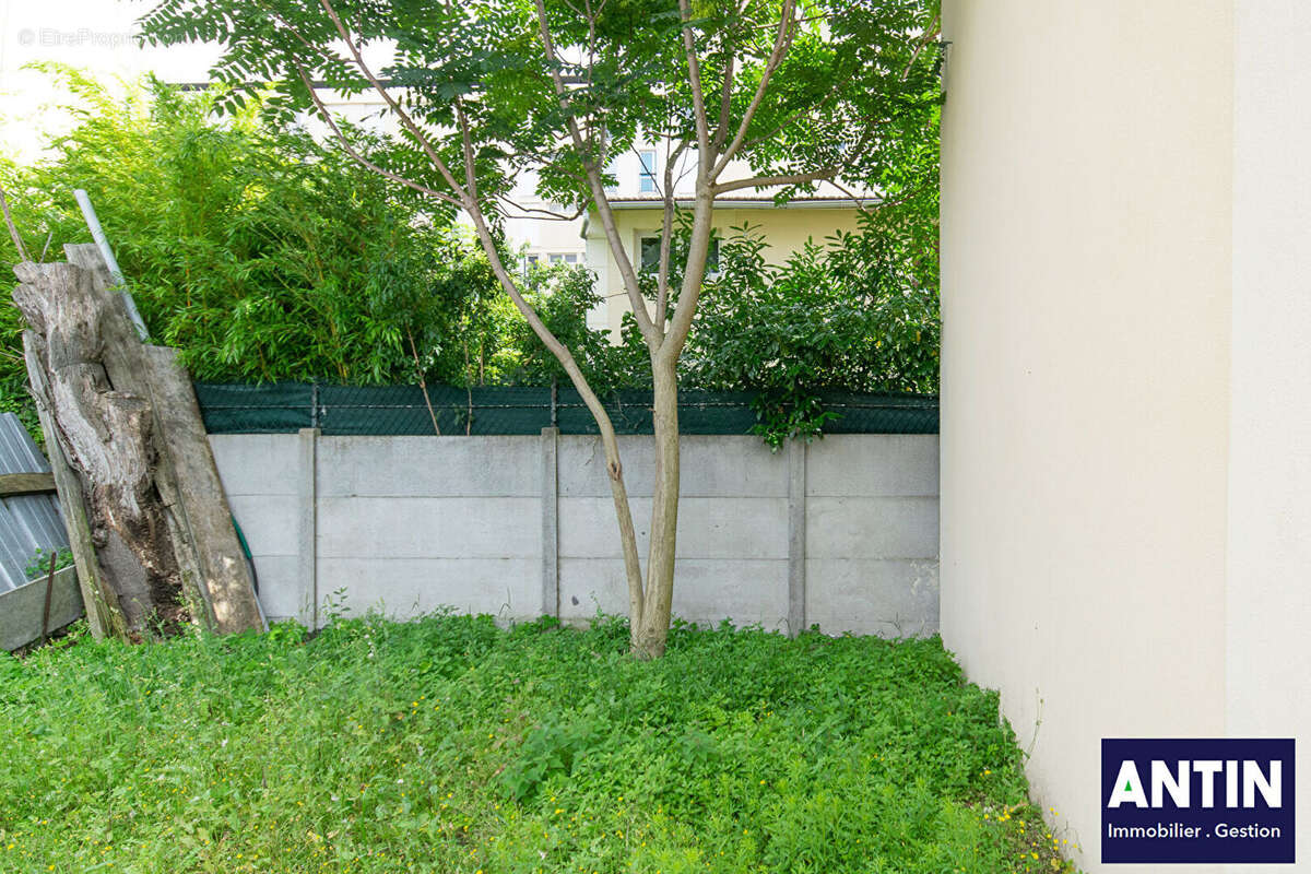 Maison à COURBEVOIE